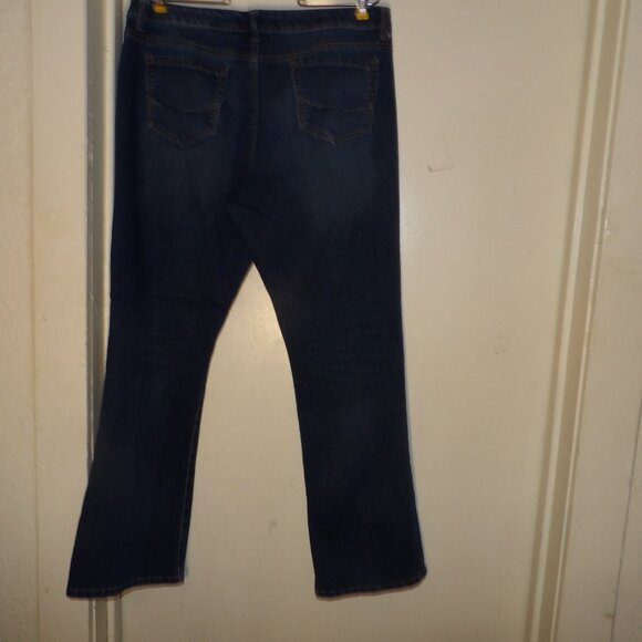Code Bleu Mid Rise Boot Cut Jeans Sz 16 - Picture 6 of 6